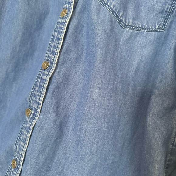 Old Navy Medium Blue Denim Shirt - Picture 4 of 5